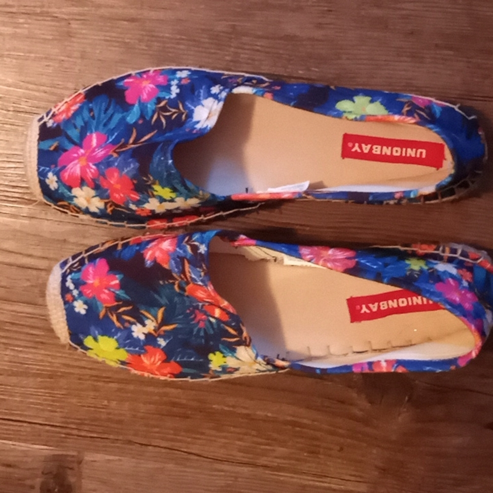 Tropical blue Union Bay size 8.5 espardrilles